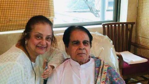 सांस लेने में दिक्कत के बाद अस्पताल में भर्ती हुए दिलीप, ICU में चल रहा इलाज सांस लेने में दिक्कत के बाद अस्पताल में भर्ती हुए दिलीप, ICU में चल रहा इलाज
