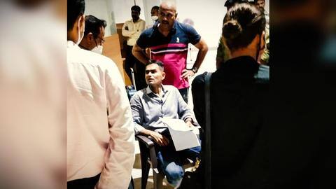 आर्यन खान ड्रग्स मामला: समीर वानखेड़े और गोसावी की छापे से पहले की तस्वीरें सामने आईं आर्यन खान ड्रग्स मामला: समीर वानखेड़े और गोसावी की छापे से पहले की तस्वीरें सामने आईं