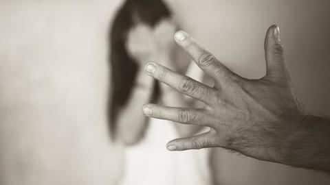 नागपुर की निर्भया: रेप के बाद युवती के निजी अंग में डाली लोहे की रॉड नागपुर की निर्भया: रेप के बाद युवती के निजी अंग में डाली लोहे की रॉड