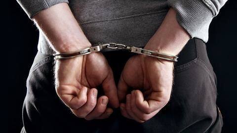 दिल्ली: अध्यापक ने 'याद्दाश्त बढ़ाने' के लिए बच्चों को दिया इंजेक्शन, पुलिस ने किया गिरफ्तार दिल्ली: अध्यापक ने 'याद्दाश्त बढ़ाने' के लिए बच्चों को दिया इंजेक्शन, पुलिस ने किया गिरफ्तार