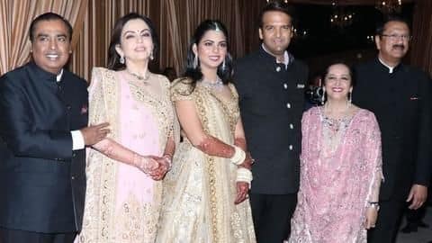 रिसेप्शन में सुनहरे लंहगे में दिखीं ईशा, ए आर रहमान सहित कई सिंगर्स ने किया परफॉर्म रिसेप्शन में सुनहरे लंहगे में दिखीं ईशा, ए आर रहमान सहित कई सिंगर्स ने किया परफॉर्म