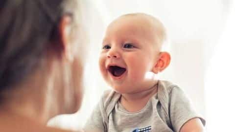 इस देश में बच्चा पैदा करने पर मां को सरकार की तरफ से मिलते हैं इनाम इस देश में बच्चा पैदा करने पर मां को सरकार की तरफ से मिलते हैं इनाम