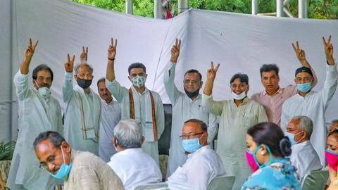 राजस्थान: भाजपा की रणनीति फेल करने के लिए आज विश्वास प्रस्ताव पेश कर सकते हैं गहलोत राजस्थान: भाजपा की रणनीति फेल करने के लिए आज विश्वास प्रस्ताव पेश कर सकते हैं गहलोत