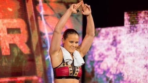 UFC से आईं WWE पर छाईं UFC से आईं WWE पर छाईं