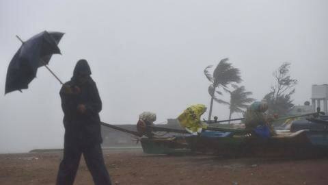 भारत में पिछले साल मौसम जनित हादसों में हुई 2,000 लोगों की मौत- IMD भारत में पिछले साल मौसम जनित हादसों में हुई 2,000 लोगों की मौत- IMD