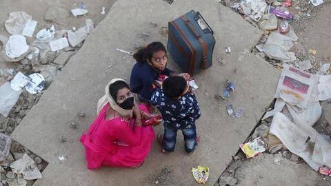 लखनऊ: साइकिल से छत्तीसगढ़ जा रहे प्रवासी दंपत्ति की दुघर्टना में मौत, दो बच्चे घायल लखनऊ: साइकिल से छत्तीसगढ़ जा रहे प्रवासी दंपत्ति की दुघर्टना में मौत, दो बच्चे घायल