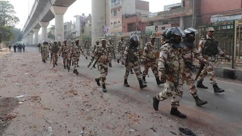 दिल्ली में हिंसा: मरने वालों का आंकड़ा 13 पहुंचा, 56 पुलिसकर्मी घायल दिल्ली में हिंसा: मरने वालों का आंकड़ा 13 पहुंचा, 56 पुलिसकर्मी घायल