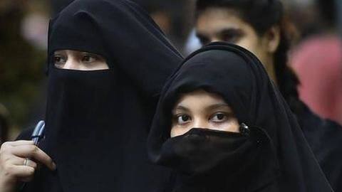 महाराष्ट्रः नए कानून के तहत पहला केस, व्हाट्सऐप पर तलाक देने के आरोपी पर मुकदमा दर्ज महाराष्ट्रः नए कानून के तहत पहला केस, व्हाट्सऐप पर तलाक देने के आरोपी पर मुकदमा दर्ज