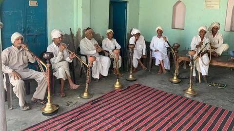 हरियाणा: हुक्के ने फैलाया कोरोना वायरस, एक गांव के 24 लोग हुए संक्रमित हरियाणा: हुक्के ने फैलाया कोरोना वायरस, एक गांव के 24 लोग हुए संक्रमित