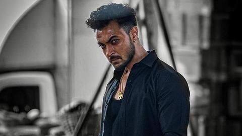 'अंतिम: द फाइनल ट्रूथ' में सलमान के खिलाफ आयुष का दिखा गैंगस्टर लुक 'अंतिम: द फाइनल ट्रूथ' में सलमान के खिलाफ आयुष का दिखा गैंगस्टर लुक