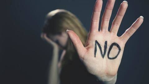 बिहार: हवस की भूख में पागल दरिंदों ने HIV पॉजीटिव महिला से किया गैंगरेप बिहार: हवस की भूख में पागल दरिंदों ने HIV पॉजीटिव महिला से किया गैंगरेप