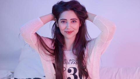 सलमा आगा की बेटी जारा खान को मिली रेप की धमकी, 23 वर्षीय लड़की गिरफ्तार सलमा आगा की बेटी जारा खान को मिली रेप की धमकी, 23 वर्षीय लड़की गिरफ्तार