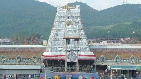 मंदिर विशेष: कई रहस्यों से भरा है तिरुपति बालाजी मंदिर, जानिए इससे जुड़ी खास बातें मंदिर विशेष: कई रहस्यों से भरा है तिरुपति बालाजी मंदिर, जानिए इससे जुड़ी खास बातें
