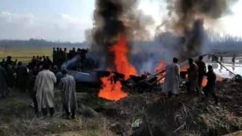 जम्मू-कश्मीर के बडगाम में हेलिकॉप्टर क्रैश, पाकिस्तान ने अपना हाथ होने से किया इनकार जम्मू-कश्मीर के बडगाम में हेलिकॉप्टर क्रैश, पाकिस्तान ने अपना हाथ होने से किया इनकार