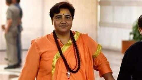 गोडसे को 'देशभक्त' बताने पर प्रज्ञा सिंह ने दो बार मांगी माफी, राहुल को भी लपेटा गोडसे को 'देशभक्त' बताने पर प्रज्ञा सिंह ने दो बार मांगी माफी, राहुल को भी लपेटा