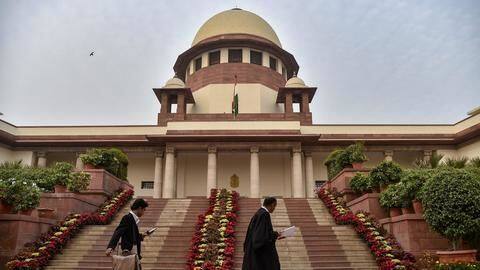 सुप्रीम कोर्ट पर देश की निगाहें, नागरिकता कानून से जुड़ी याचिकाओं पर आज होगी सुनवाई सुप्रीम कोर्ट पर देश की निगाहें, नागरिकता कानून से जुड़ी याचिकाओं पर आज होगी सुनवाई