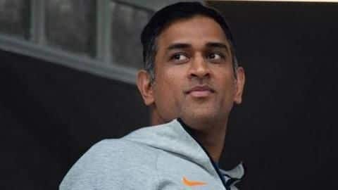 नई पारी शुरु करने की तैयारी में एमएस धोनी, डे-नाइट टेस्ट में कर सकते हैं कमेंट्री नई पारी शुरु करने की तैयारी में एमएस धोनी, डे-नाइट टेस्ट में कर सकते हैं कमेंट्री