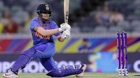 महिला टी-20 विश्व कप: धमाल मचा रहीं हैं हरियाणा की 16 वर्षीय शफाली, जानिए उनका सफर महिला टी-20 विश्व कप: धमाल मचा रहीं हैं हरियाणा की 16 वर्षीय शफाली, जानिए उनका सफर