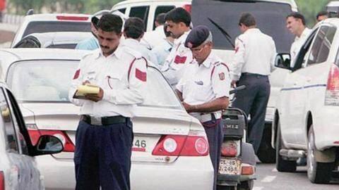 पुलिसवाले ने बताई तरकीब, हजारों का चालान काटने पर भी भरने होंगे मात्र 100-200 रुपये पुलिसवाले ने बताई तरकीब, हजारों का चालान काटने पर भी भरने होंगे मात्र 100-200 रुपये