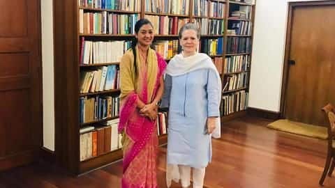 सोनिया गांधी से मिलीं AAP विधायक अलका लांबा, कांग्रेस में वापस जाने की अटकलें तेज सोनिया गांधी से मिलीं AAP विधायक अलका लांबा, कांग्रेस में वापस जाने की अटकलें तेज