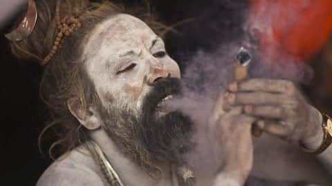 #KumbhMela2019: जानिए कौन होते हैं नागा साधु और कैसी है इनकी दुनिया #KumbhMela2019: जानिए कौन होते हैं नागा साधु और कैसी है इनकी दुनिया