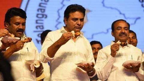 तेलंगाना: कोरोना वायरस का भ्रम दूर करने के लिए मंत्रियों ने स्टेज पर खाया चिकन तेलंगाना: कोरोना वायरस का भ्रम दूर करने के लिए मंत्रियों ने स्टेज पर खाया चिकन