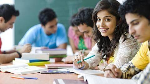 कोचिंग क्लास और ऑनलाइन क्लास में ज्यादा उपयोगी क्या है? कोचिंग क्लास और ऑनलाइन क्लास में ज्यादा उपयोगी क्या है?