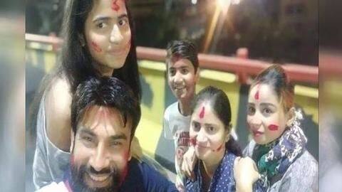 गाजियाबाद: बेटा-बेटी की हत्या के बाद शख्स ने दोस्त को वीडियो कॉल कर दिखाए थे शव गाजियाबाद: बेटा-बेटी की हत्या के बाद शख्स ने दोस्त को वीडियो कॉल कर दिखाए थे शव
