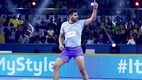 कबड्डी के हीरो: चोट के डर से छोड़ रहे थे कबड्डी, आज हैं पोस्टर ब्वॉय कबड्डी के हीरो: चोट के डर से छोड़ रहे थे कबड्डी, आज हैं पोस्टर ब्वॉय