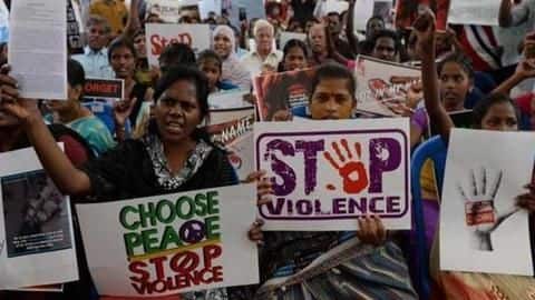 TMC नेता ने महिला शिक्षक और उसकी बहन को रस्सी से बांधकर बेहरमी से पीटा TMC नेता ने महिला शिक्षक और उसकी बहन को रस्सी से बांधकर बेहरमी से पीटा