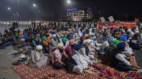 उत्तर प्रदेश सरकार ने दिए राज्य में जारी सभी किसान आंदोलनों को खत्म कराने के आदेश उत्तर प्रदेश सरकार ने दिए राज्य में जारी सभी किसान आंदोलनों को खत्म कराने के आदेश