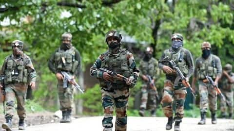 जम्मू: नागरिक को बंधक बनाने वाले तीन आतंकी ढेर, मुठभेड़ में एक जवान शहीद, नागरिक सुरक्षित जम्मू: नागरिक को बंधक बनाने वाले तीन आतंकी ढेर, मुठभेड़ में एक जवान शहीद, नागरिक सुरक्षित