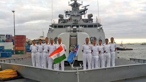 भारतीय नौसेना ने लगाई फेसबुक और स्मार्टफोन पर रोक, जानिए क्या है कारण भारतीय नौसेना ने लगाई फेसबुक और स्मार्टफोन पर रोक, जानिए क्या है कारण