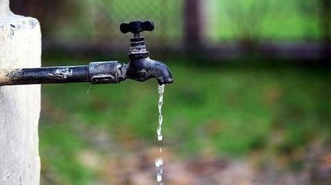अब पेयजल के दुरुपयोग पर लगेगा एक लाख रुपये का जुर्माना, पांच साल की जेल अब पेयजल के दुरुपयोग पर लगेगा एक लाख रुपये का जुर्माना, पांच साल की जेल