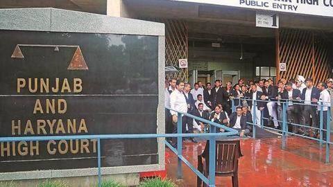 पति की हत्या करने के बाद भी पारिवारिक पेंशन की हकदार है पत्नी- हाई कोर्ट पति की हत्या करने के बाद भी पारिवारिक पेंशन की हकदार है पत्नी- हाई कोर्ट