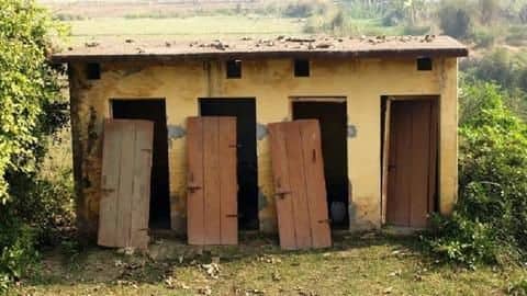 कैसे स्वच्छ होगा भारत? 38% सरकारी ग्रामीण स्वास्थ्य केंद्रों में स्टाफ के लिए शौचालय तक नहीं कैसे स्वच्छ होगा भारत? 38% सरकारी ग्रामीण स्वास्थ्य केंद्रों में स्टाफ के लिए शौचालय तक नहीं