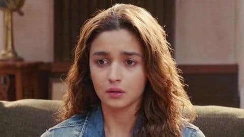 बिना किसी वजह के रोने लगती हैं आलिया भट्ट, इस बीमारी से हैं परेशान बिना किसी वजह के रोने लगती हैं आलिया भट्ट, इस बीमारी से हैं परेशान