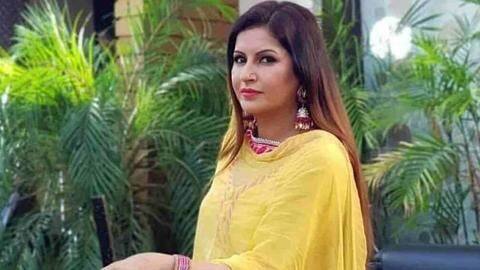 'बिग बॉस 14' फेम सोनाली फोगाट के नाम से चल रही है ठगी, किया सावधान 'बिग बॉस 14' फेम सोनाली फोगाट के नाम से चल रही है ठगी, किया सावधान