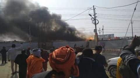 कुंभ मेलाः सिलेंडर फटने से लगी भीषण आग, कई टेंट जलकर राख कुंभ मेलाः सिलेंडर फटने से लगी भीषण आग, कई टेंट जलकर राख