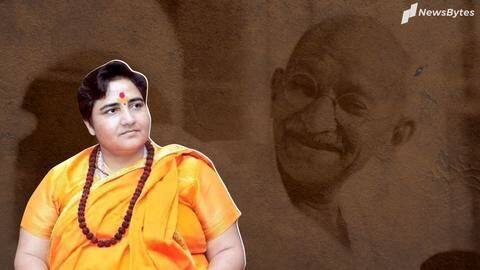 गोडसे को 'देशभक्त' बताने पर प्रज्ञा सिंह पर कार्रवाई, रक्षा मंत्रालय की समिति से हटाया गया गोडसे को 'देशभक्त' बताने पर प्रज्ञा सिंह पर कार्रवाई, रक्षा मंत्रालय की समिति से हटाया गया