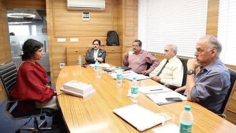 UPSC CSE Exam: इन टिप्स को अपनाकर करें इंटरव्यू की तैयारी, मिलेगी सफलता UPSC CSE Exam: इन टिप्स को अपनाकर करें इंटरव्यू की तैयारी, मिलेगी सफलता