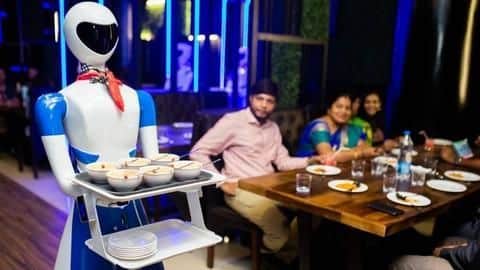 चेन्नई में खुला पहला रोबोट रेस्तरां, खाना परोसने के साथ-साथ ग्राहकों से बात भी करेंगे रोबोट चेन्नई में खुला पहला रोबोट रेस्तरां, खाना परोसने के साथ-साथ ग्राहकों से बात भी करेंगे रोबोट