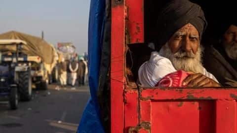 दिल्ली बॉर्डर पर ट्रैक्टर-ट्रॉली बने किसानों का ठिकाना, ऐसा है किसान प्रदर्शन का माहौल दिल्ली बॉर्डर पर ट्रैक्टर-ट्रॉली बने किसानों का ठिकाना, ऐसा है किसान प्रदर्शन का माहौल