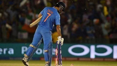 जर्सी नंबर 7: धोनी को 7 साल बाद मिली 7वीं 'मैन ऑफ द सीरीज़', जानिए आंकड़े जर्सी नंबर 7: धोनी को 7 साल बाद मिली 7वीं 'मैन ऑफ द सीरीज़', जानिए आंकड़े