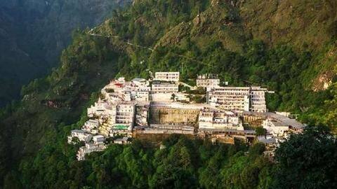 वैष्णो देवी के दर्शनों के लिए अब कराना होगा ऑनलाइनल रजिस्ट्रेशन, प्रतिदिन 7,000 को मिलेगी अनुमति वैष्णो देवी के दर्शनों के लिए अब कराना होगा ऑनलाइनल रजिस्ट्रेशन, प्रतिदिन 7,000 को मिलेगी अनुमति