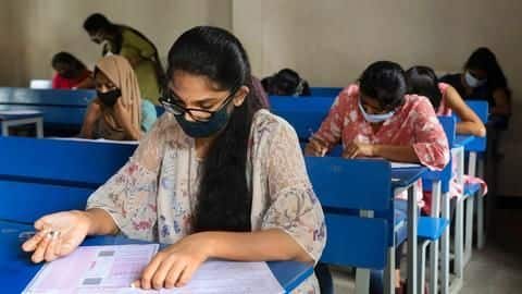 छात्र कर रहे JEE और NEET को स्थगित करने की मांग, सोशल मीडिया पर अभियान शुरू छात्र कर रहे JEE और NEET को स्थगित करने की मांग, सोशल मीडिया पर अभियान शुरू