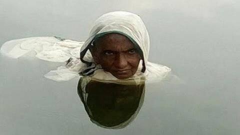 महिला की त्वचा पर होती है काफ़ी जलन महिला की त्वचा पर होती है काफ़ी जलन