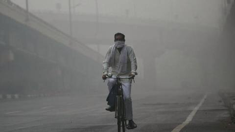 दिल्ली में दर्ज किया गया साल का सबसे खराब वायु गुणवत्ता सूचकांक, लोगों की हालत खराब दिल्ली में दर्ज किया गया साल का सबसे खराब वायु गुणवत्ता सूचकांक, लोगों की हालत खराब
