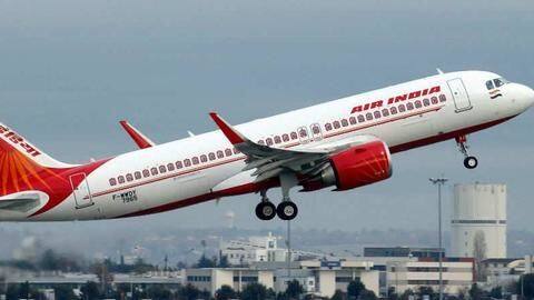 पायलट के कोरोना संक्रमित मिलने पर उड़ान भर चुकी एयर इंडिया की फ्लाइट को वापस बुलाया पायलट के कोरोना संक्रमित मिलने पर उड़ान भर चुकी एयर इंडिया की फ्लाइट को वापस बुलाया