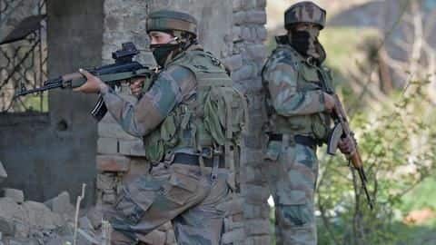 जम्मू-कश्मीर: हंदवाड़ा मुठभेड़ में दो आतंकी ढेर, सेना के दो अधिकारियों समेत पांच शहीद जम्मू-कश्मीर: हंदवाड़ा मुठभेड़ में दो आतंकी ढेर, सेना के दो अधिकारियों समेत पांच शहीद